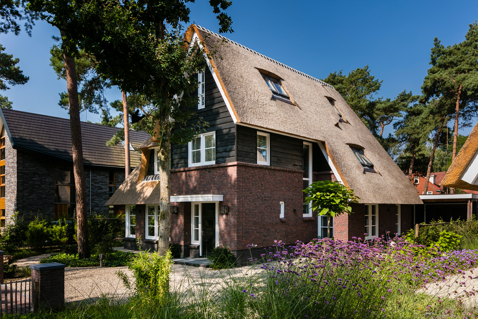 Foto: Villa bouwen   Rietgedekte villa te Zeist   Lichtenberg Exclusieve Villabouw  1 
